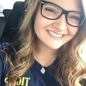 Meet your Posher, Reagan